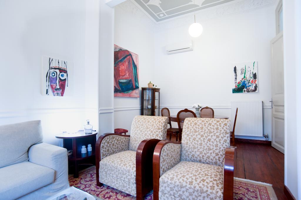 Neoclassical House At Metro Station Attiki 아테네 외부 사진