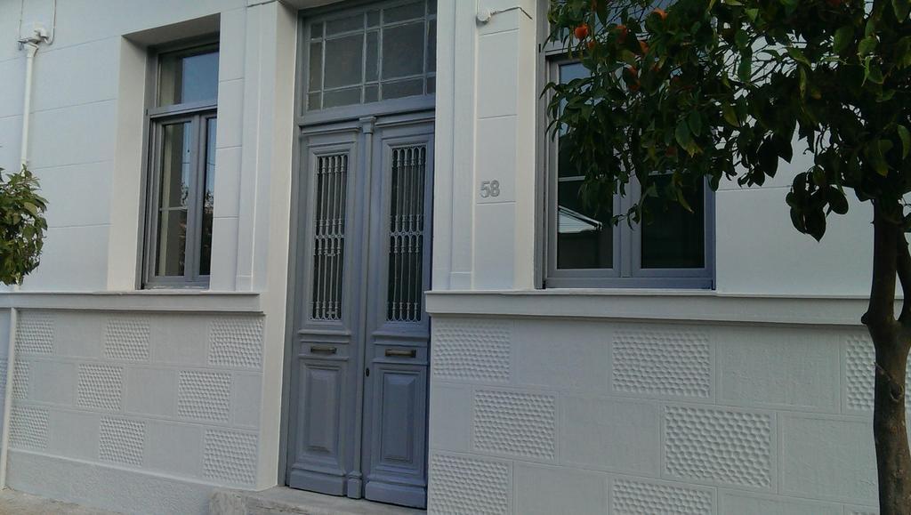 Neoclassical House At Metro Station Attiki 아테네 외부 사진